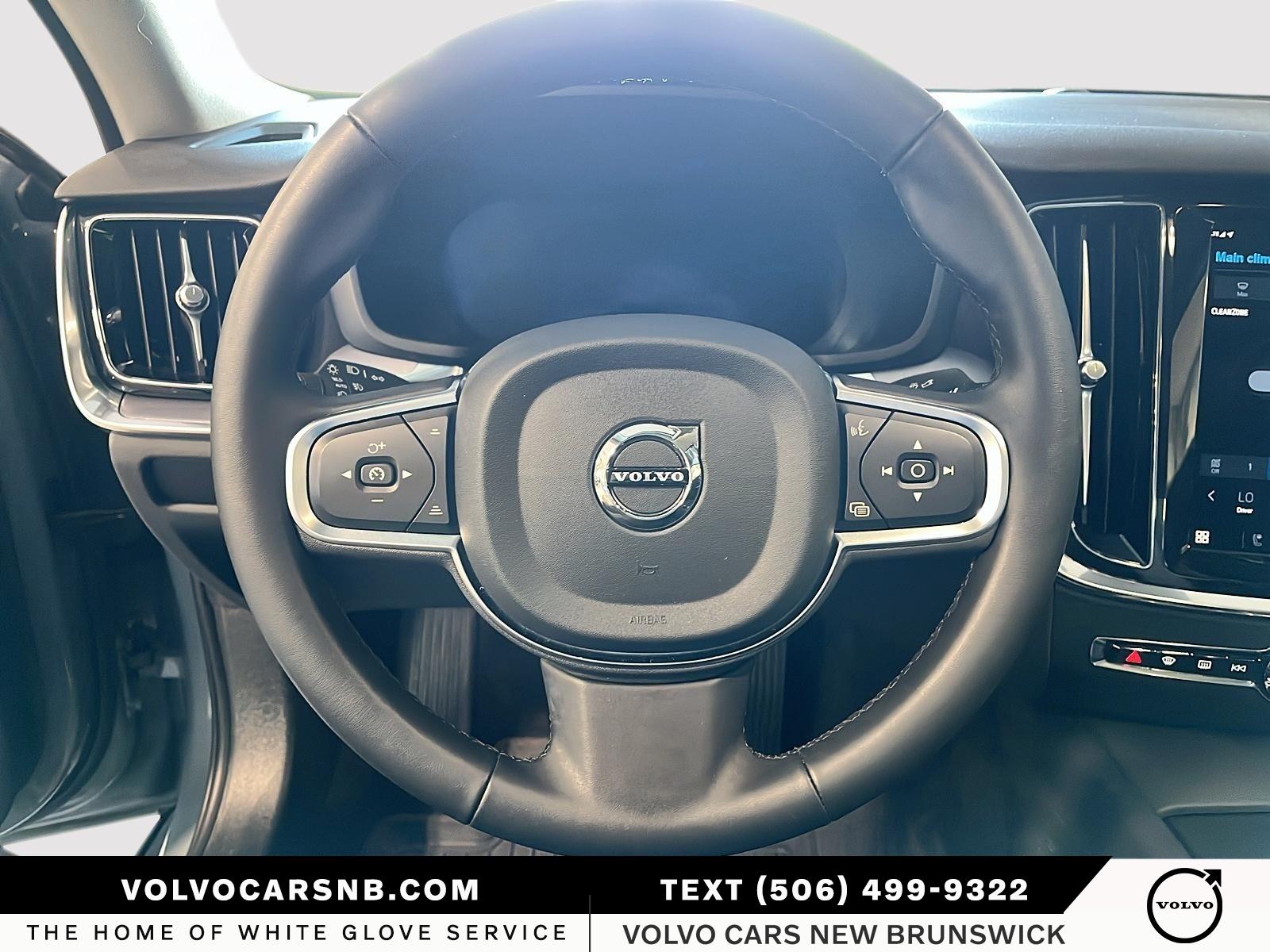 2024 Volvo S60 B5 Core Dark Theme