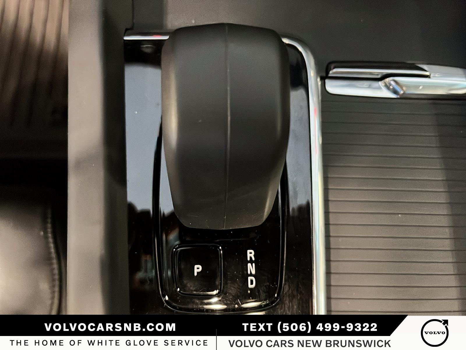 2024 Volvo S60 B5 Core Dark Theme