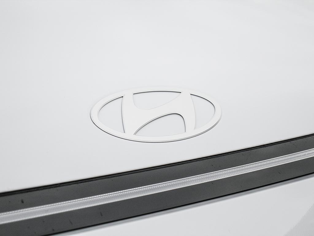 2025 White Hyundai Kona 1.6T Preferred Sport AWD SUV