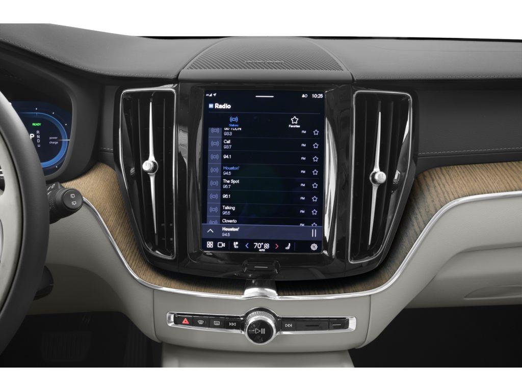 2025 Volvo XC60 Plug-In Hybrid T8 Ultra Dark Theme