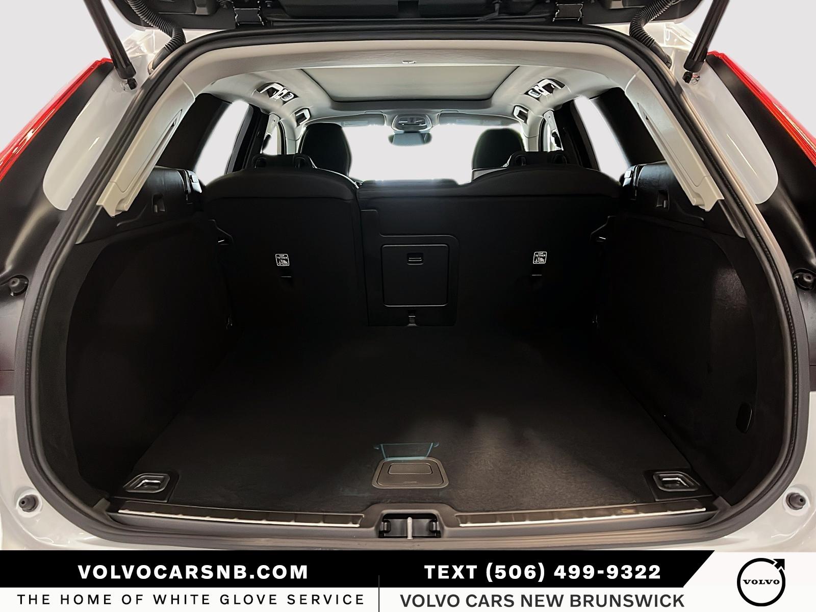 2026 Volvo XC60 B5 Plus Dark Theme