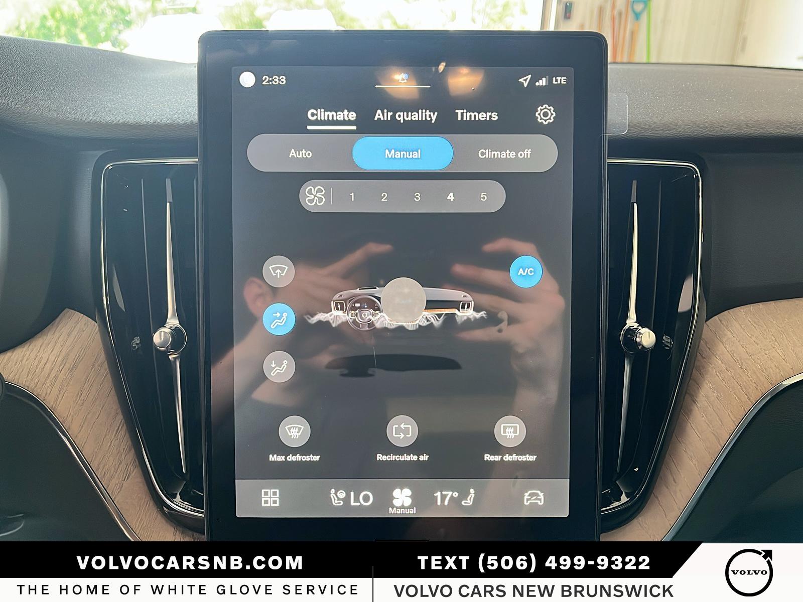 2026 Volvo XC60 B5 Plus Dark Theme