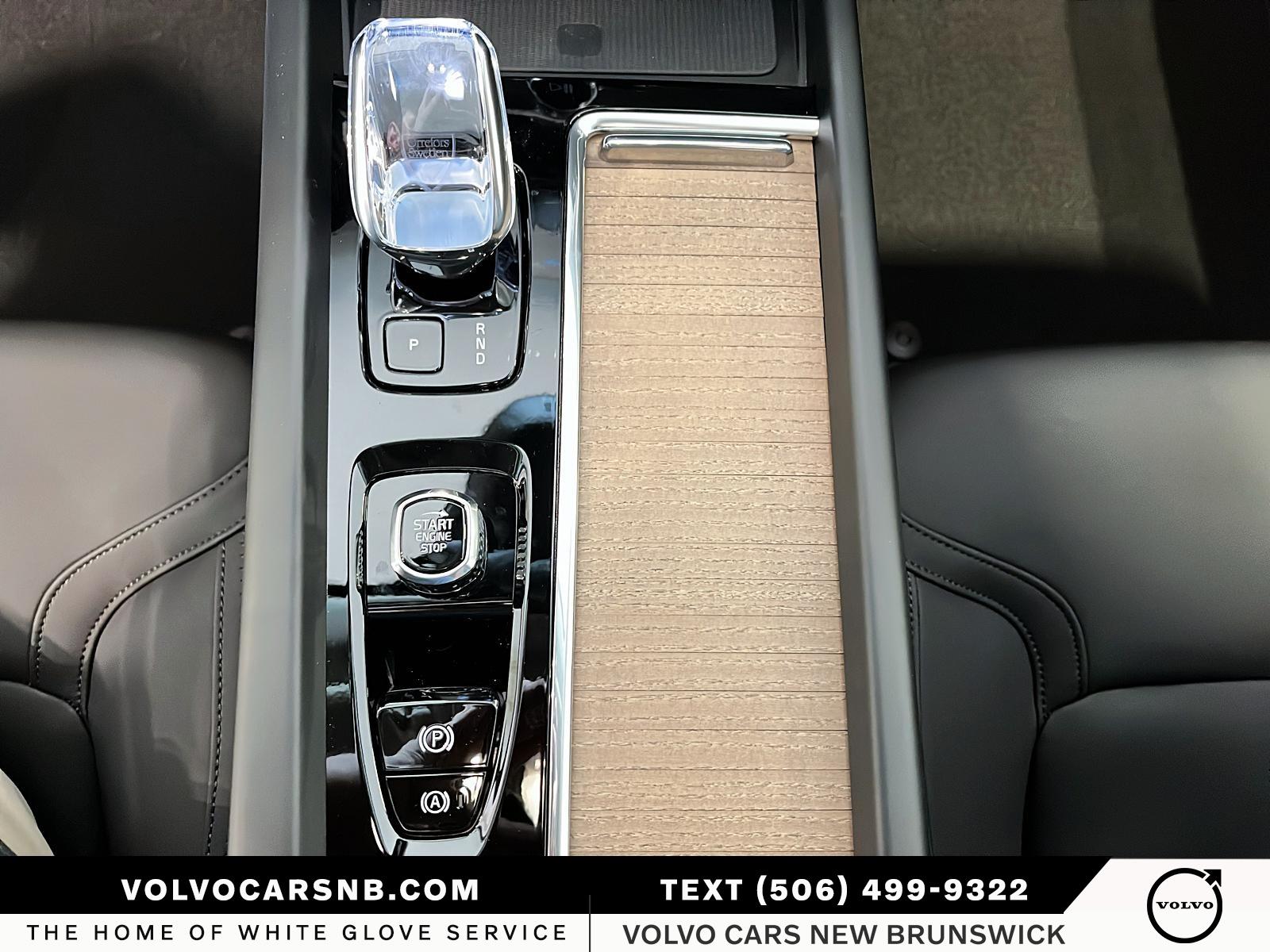 2026 Volvo XC60 B5 Plus Dark Theme