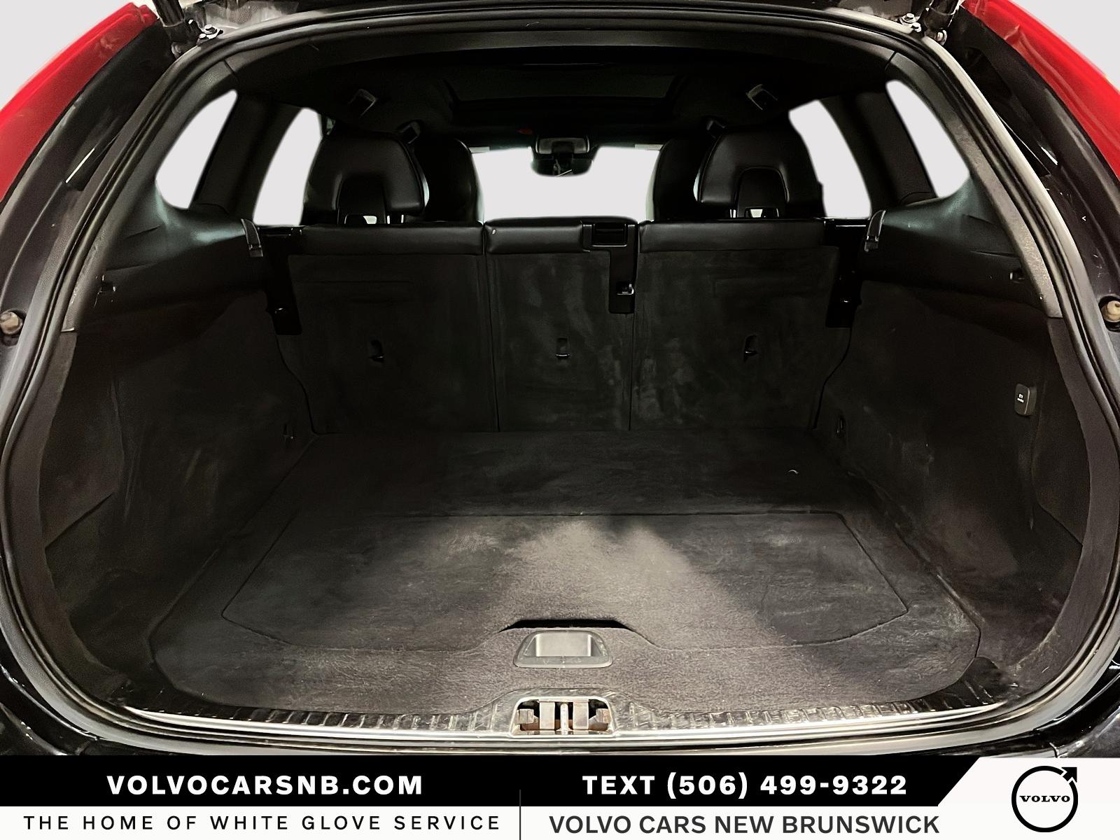 2017 Volvo XC60 T6 Drive-E R-Design