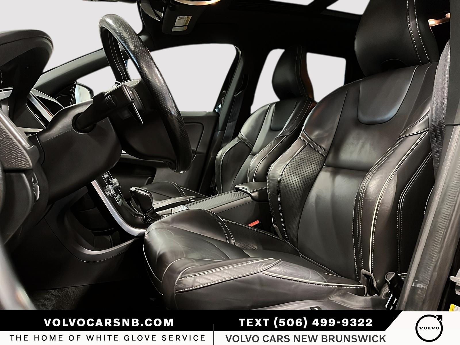 2017 Volvo XC60 T6 Drive-E R-Design