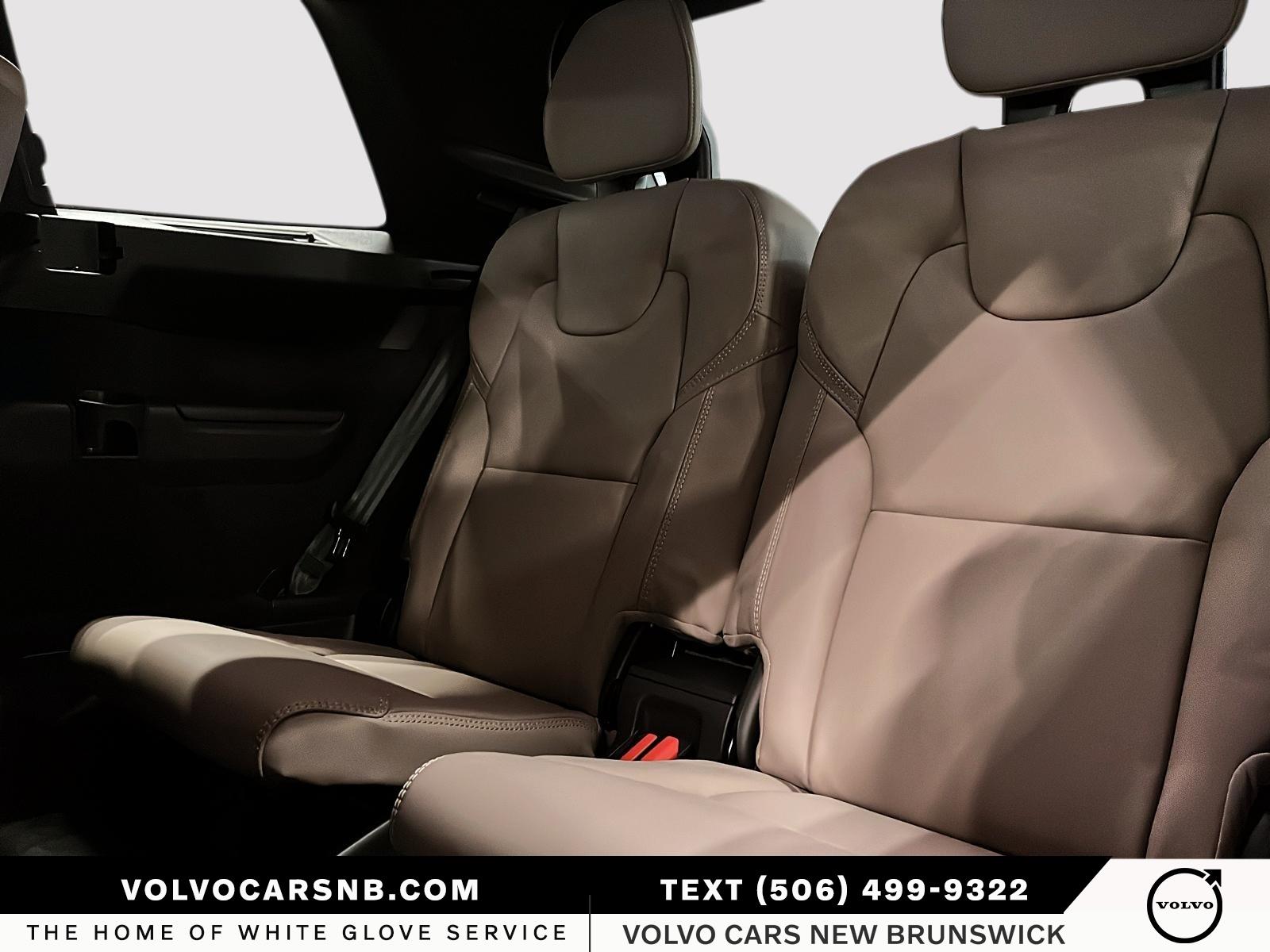 2026 Volvo XC90 B6 Ultra Bright Theme