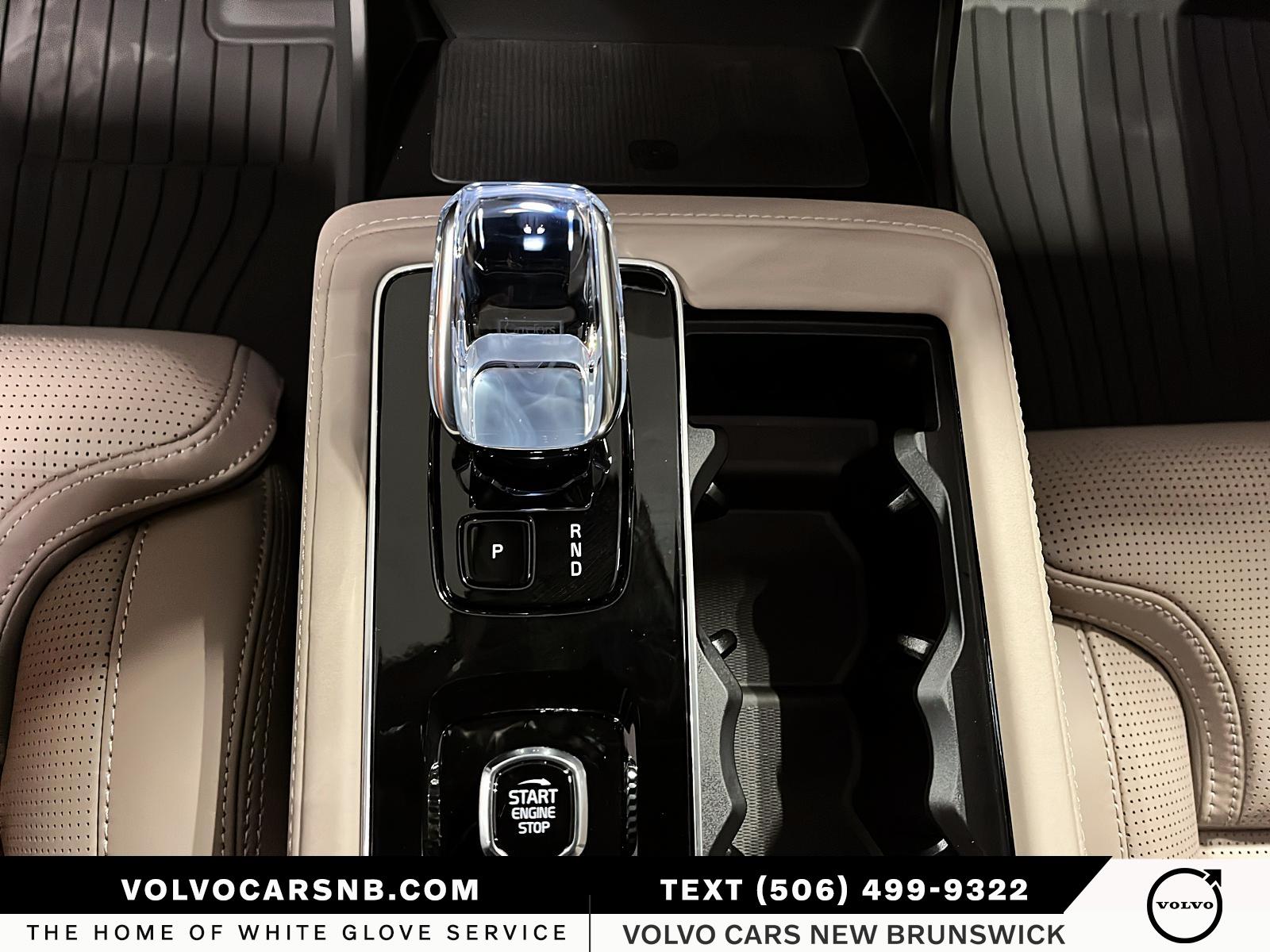 2026 Volvo XC90 B6 Ultra Bright Theme
