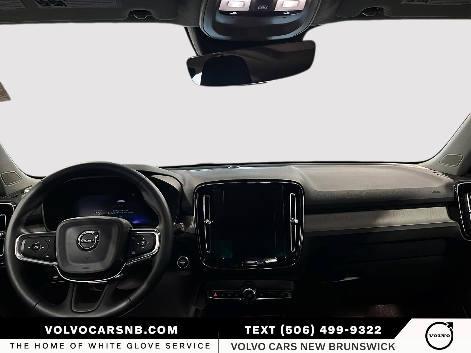 2025 Volvo XC40 B5 Plus Dark Theme