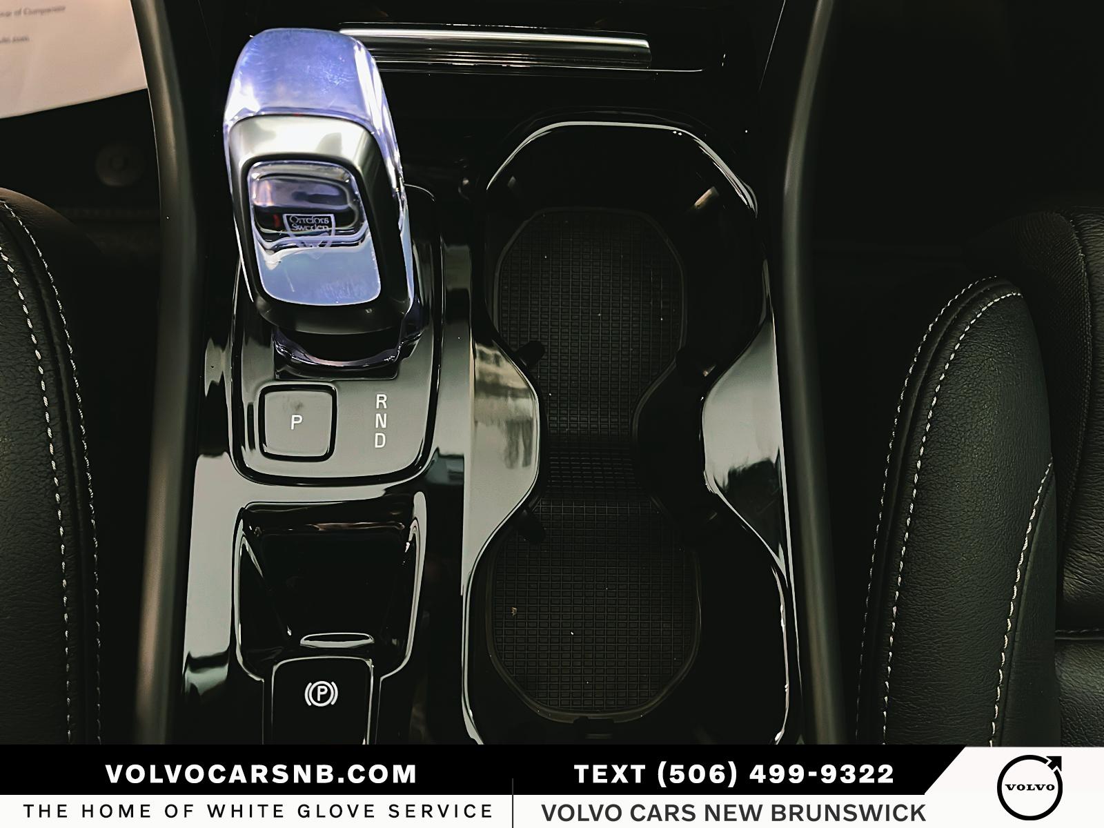 2025 Volvo XC40 B5 Plus Dark Theme