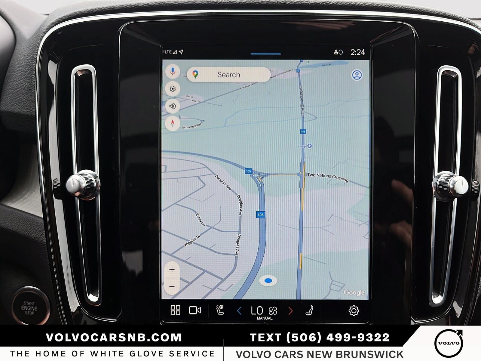 2025 Volvo XC40 B5 Plus Dark Theme