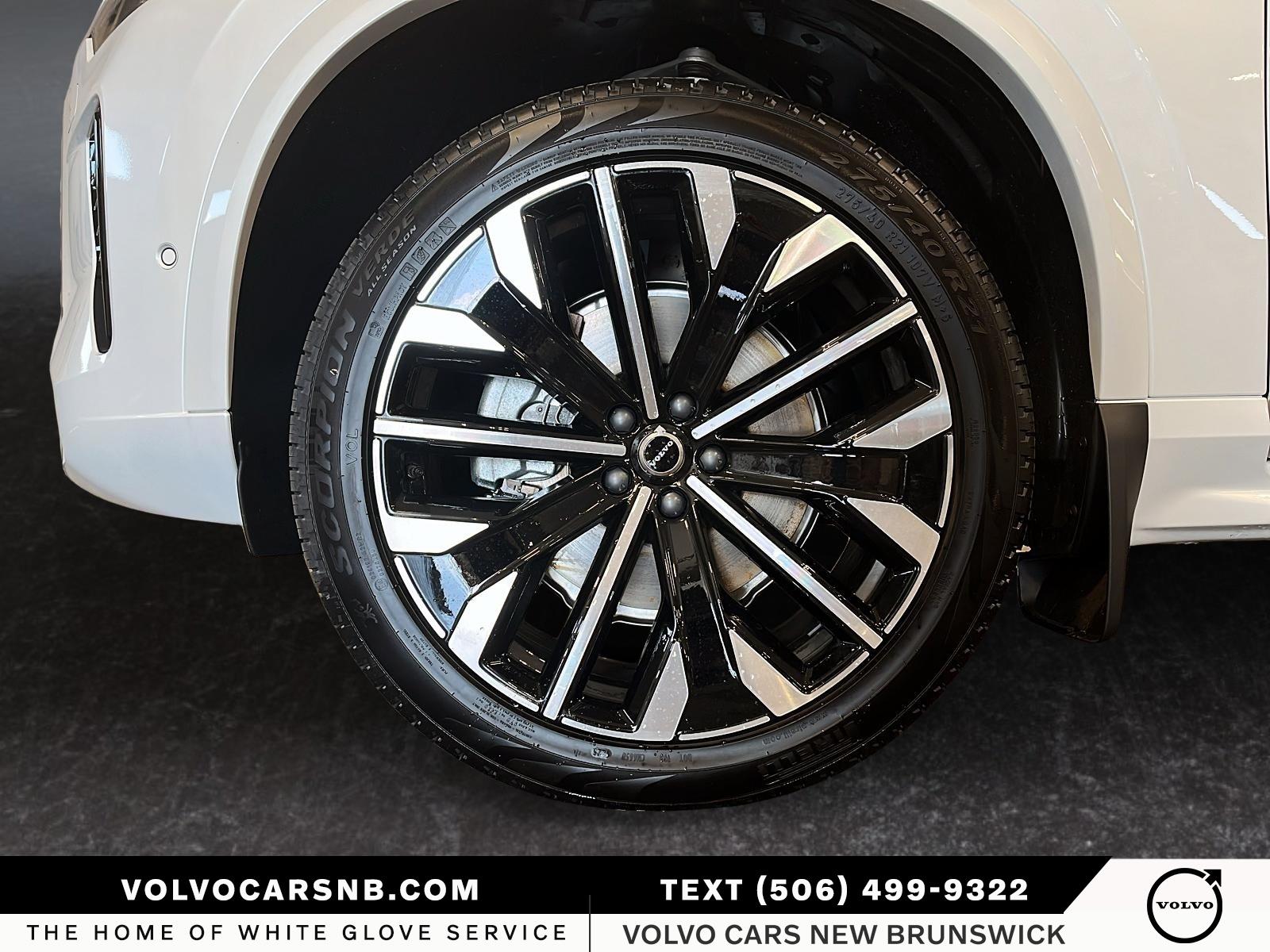 2026 Volvo XC90 B6 Ultra Bright Theme