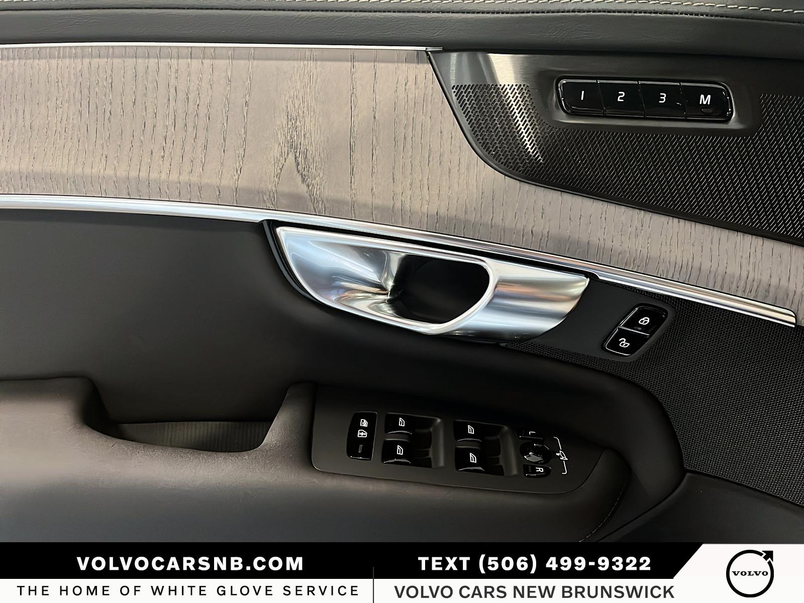 2026 Volvo XC90 B6 Ultra Bright Theme