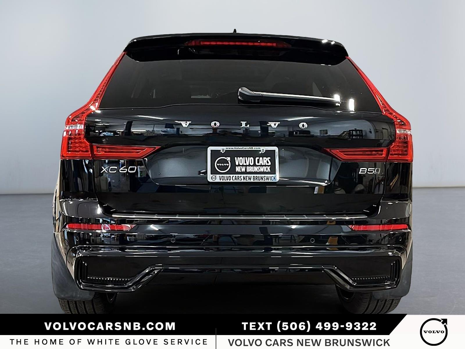 2025 Volvo XC60 B5 Ultra Dark Theme