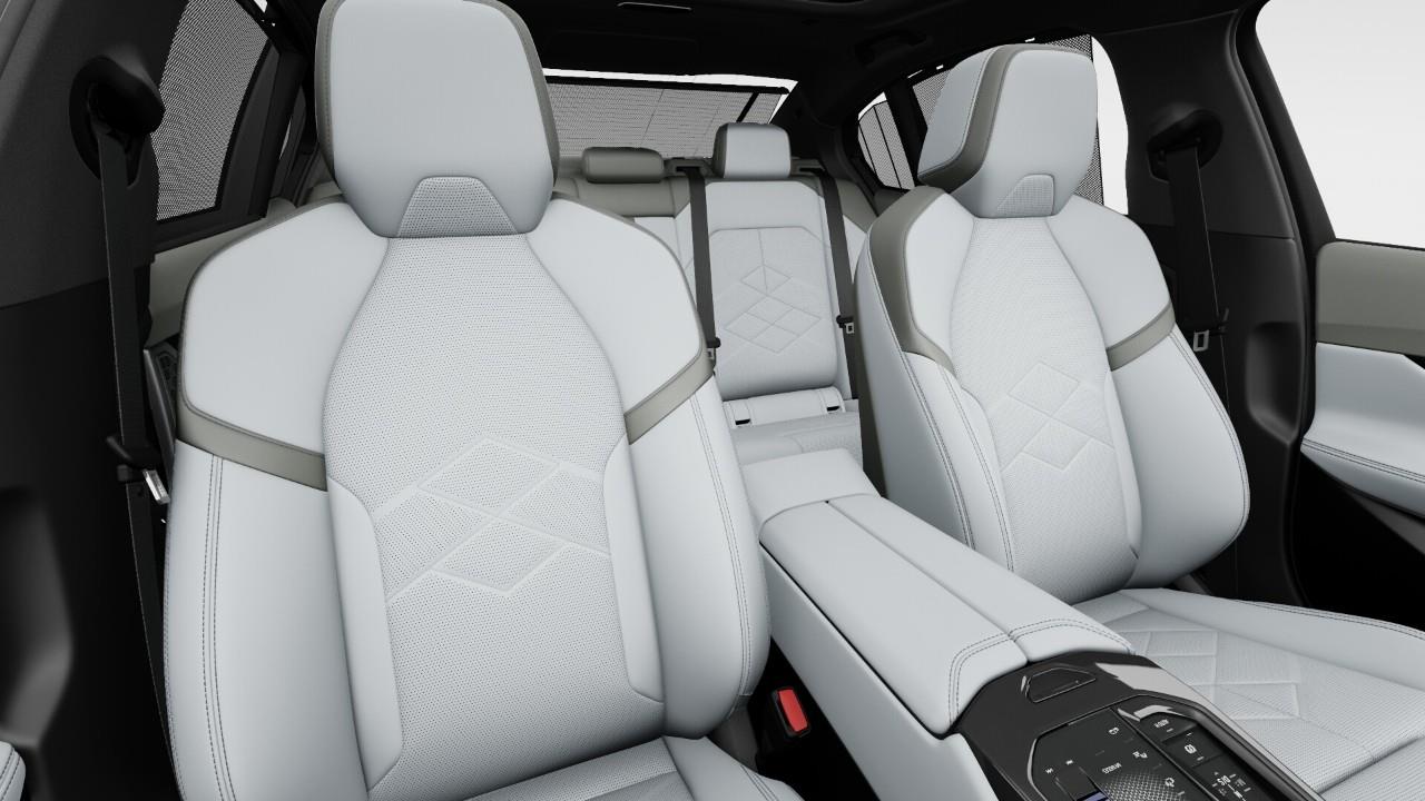2026 BMW 550e xDrive, 多伦多, 全款车