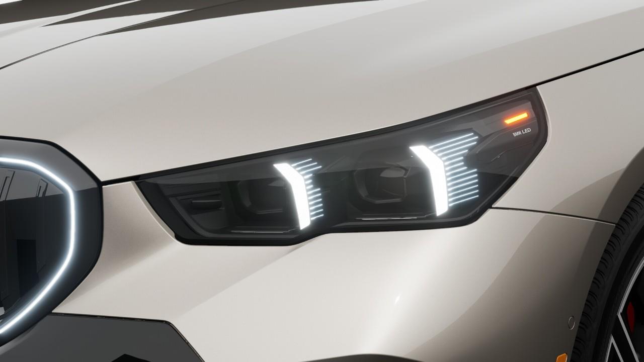2026 BMW 550e xDrive, 多伦多, 全款车