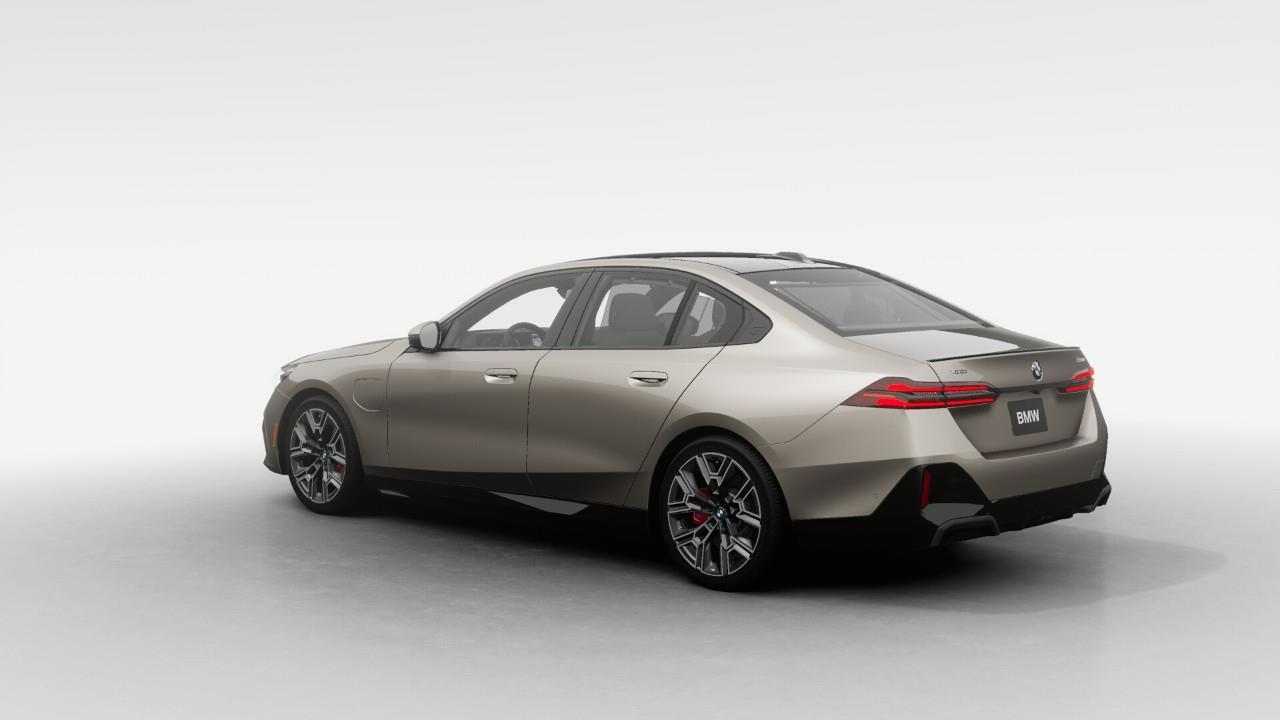 2026 BMW 550e xDrive, 多伦多, 全款车