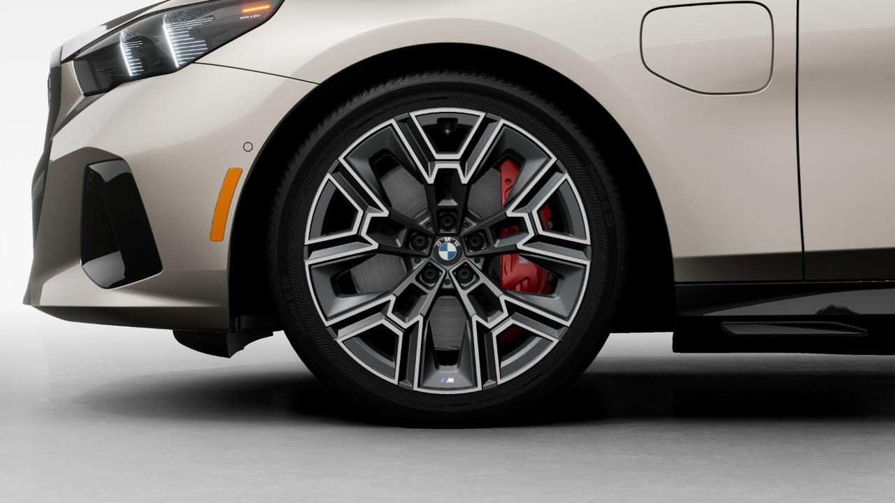 2026 BMW 550e xDrive, 多伦多, 全款车