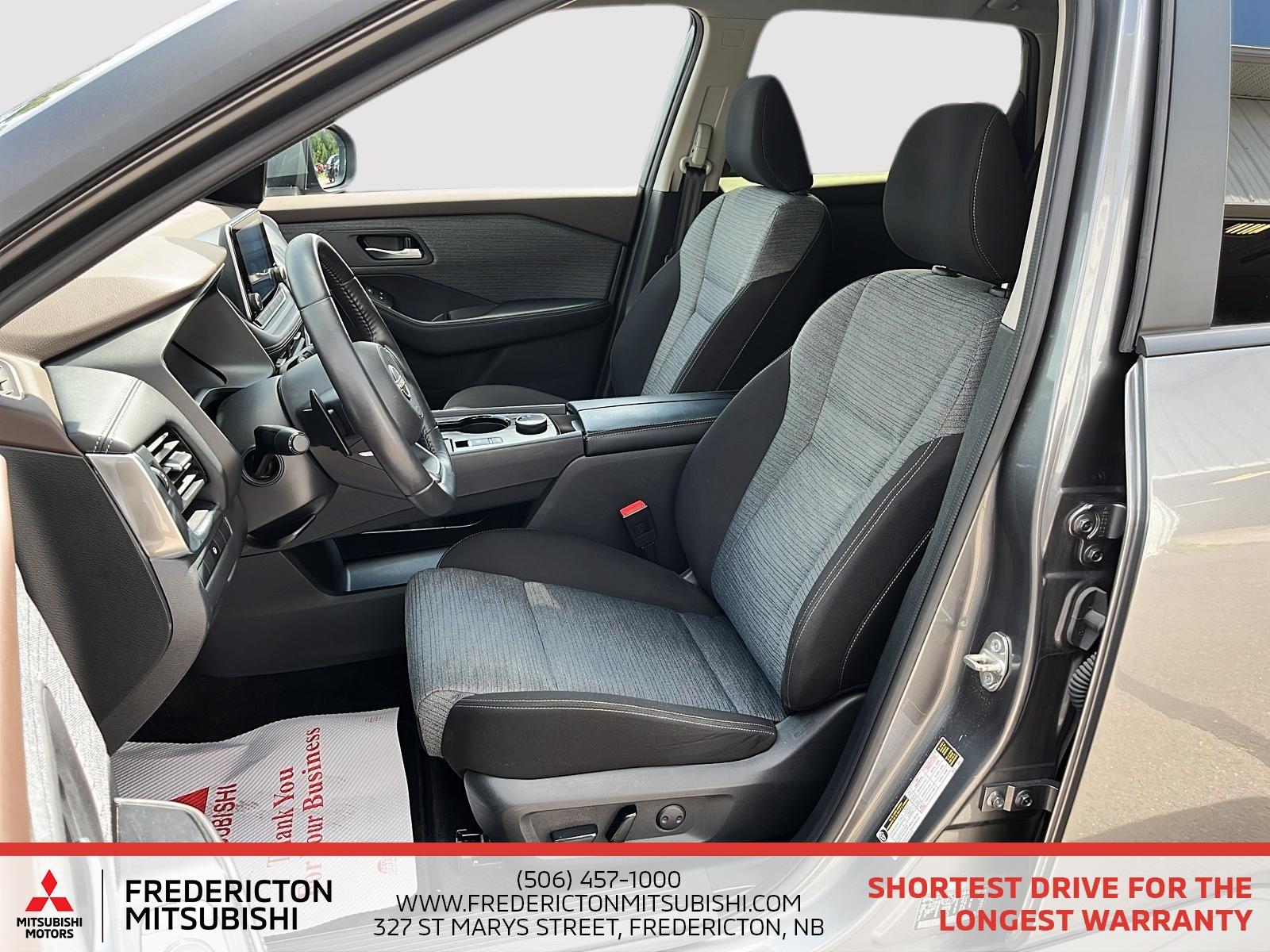 2023 Nissan Rogue SV Moonroof