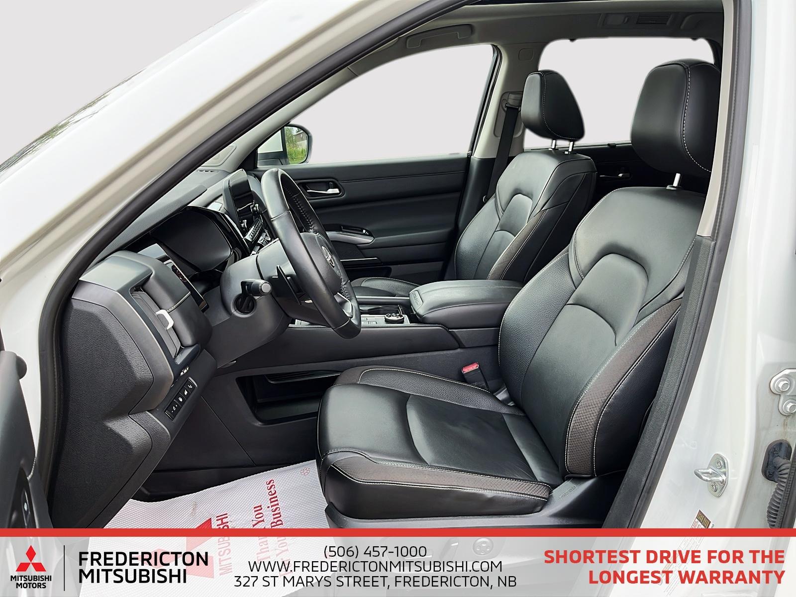 2023 Nissan Pathfinder SL