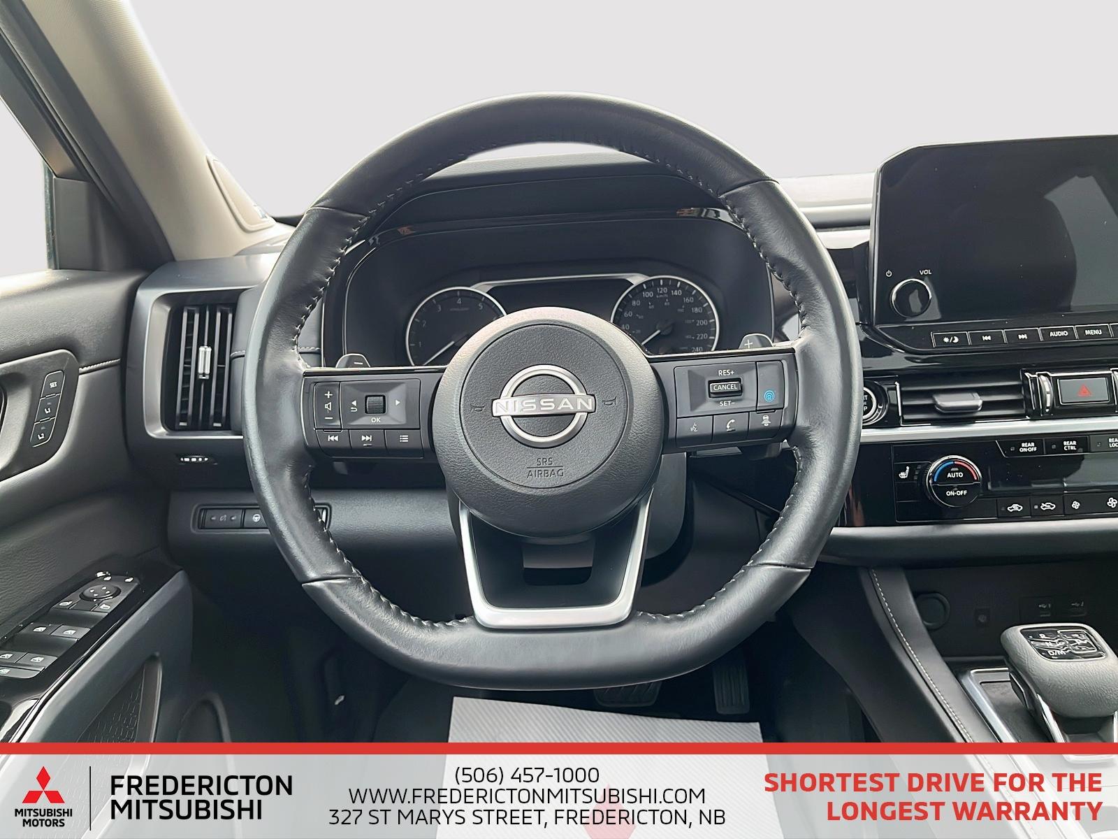2023 Nissan Pathfinder SL