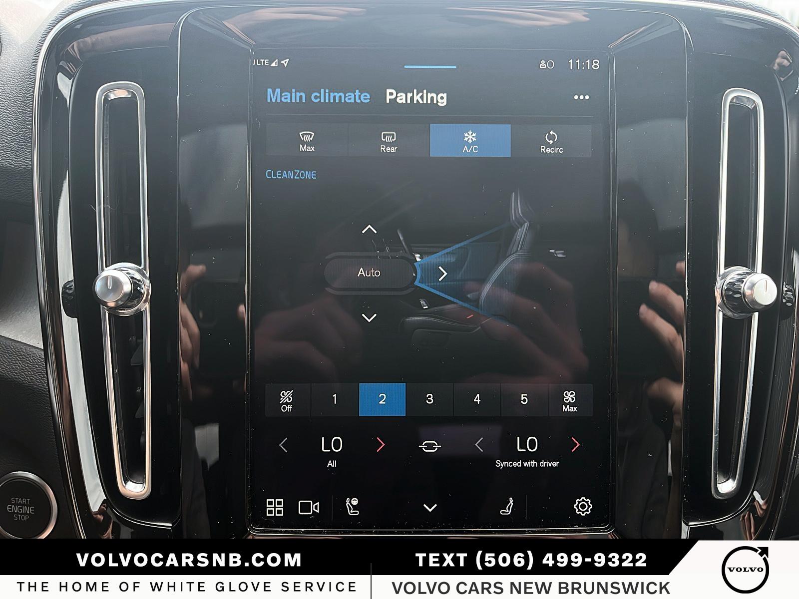 2025 Volvo XC40 B5 Plus Dark Theme