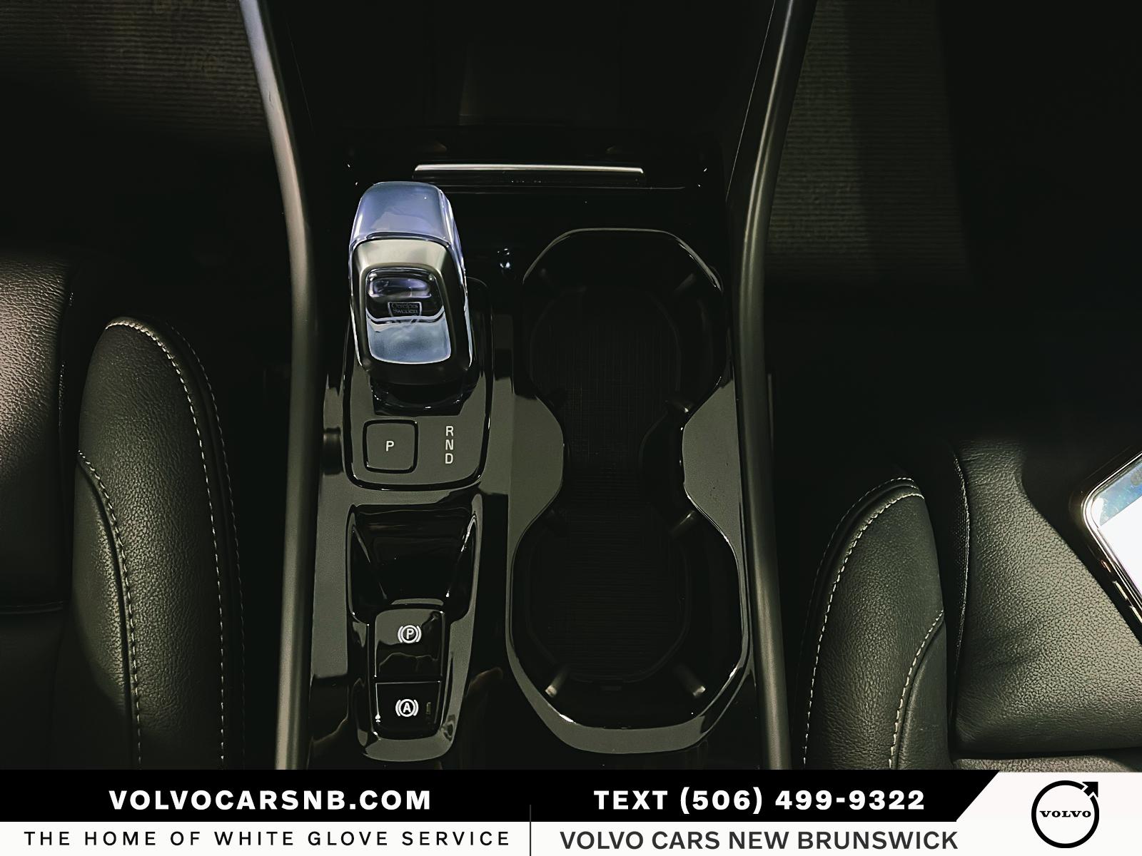 2025 Volvo XC40 B5 Plus Dark Theme