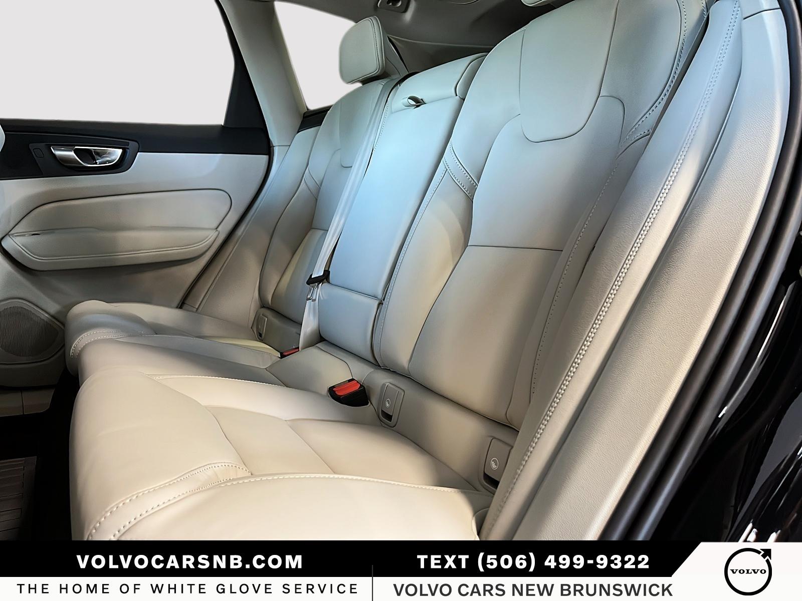 2026 Volvo XC60 B5 Ultra Dark Theme