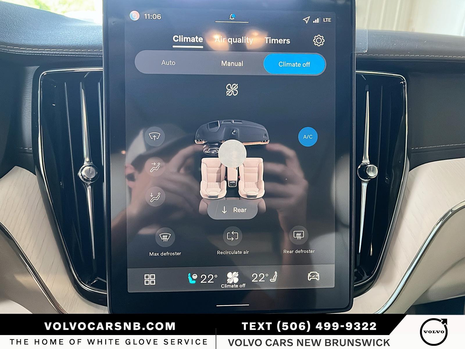 2026 Volvo XC60 B5 Ultra Dark Theme