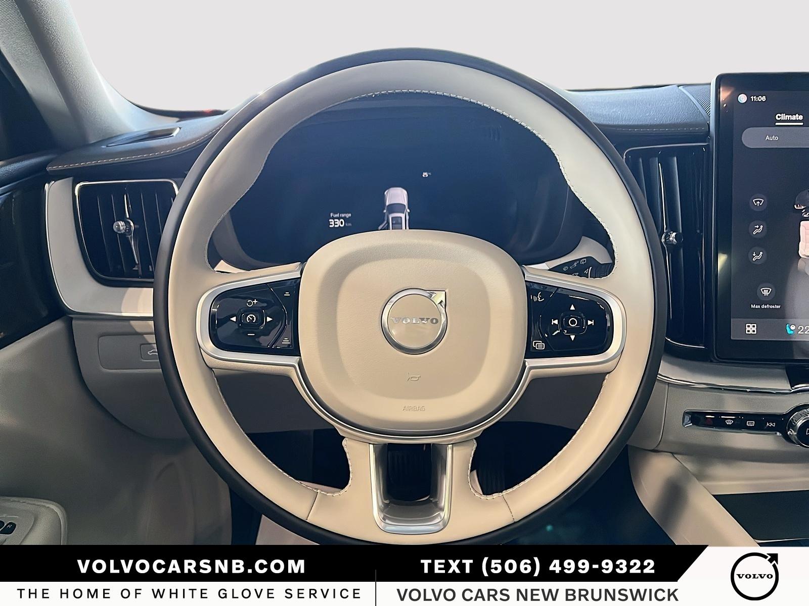 2026 Volvo XC60 B5 Ultra Dark Theme