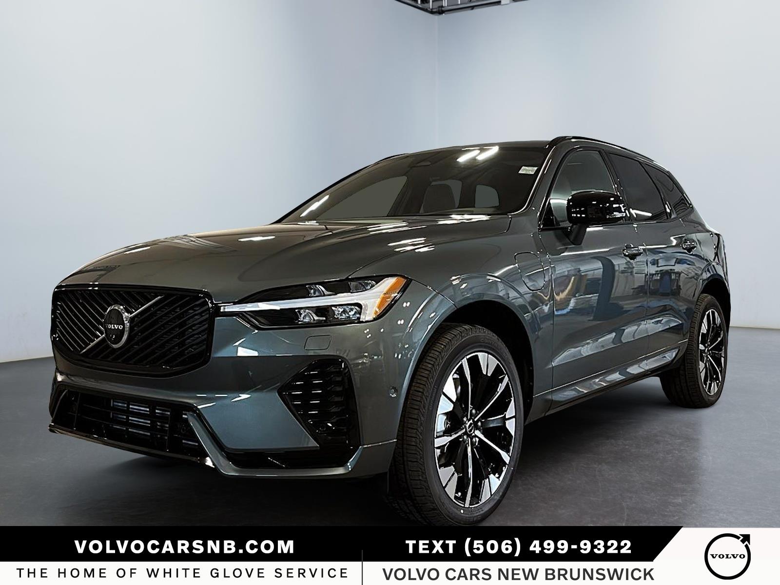 2026 Volvo XC60 Plug-In Hybrid T8 Plus Dark Theme