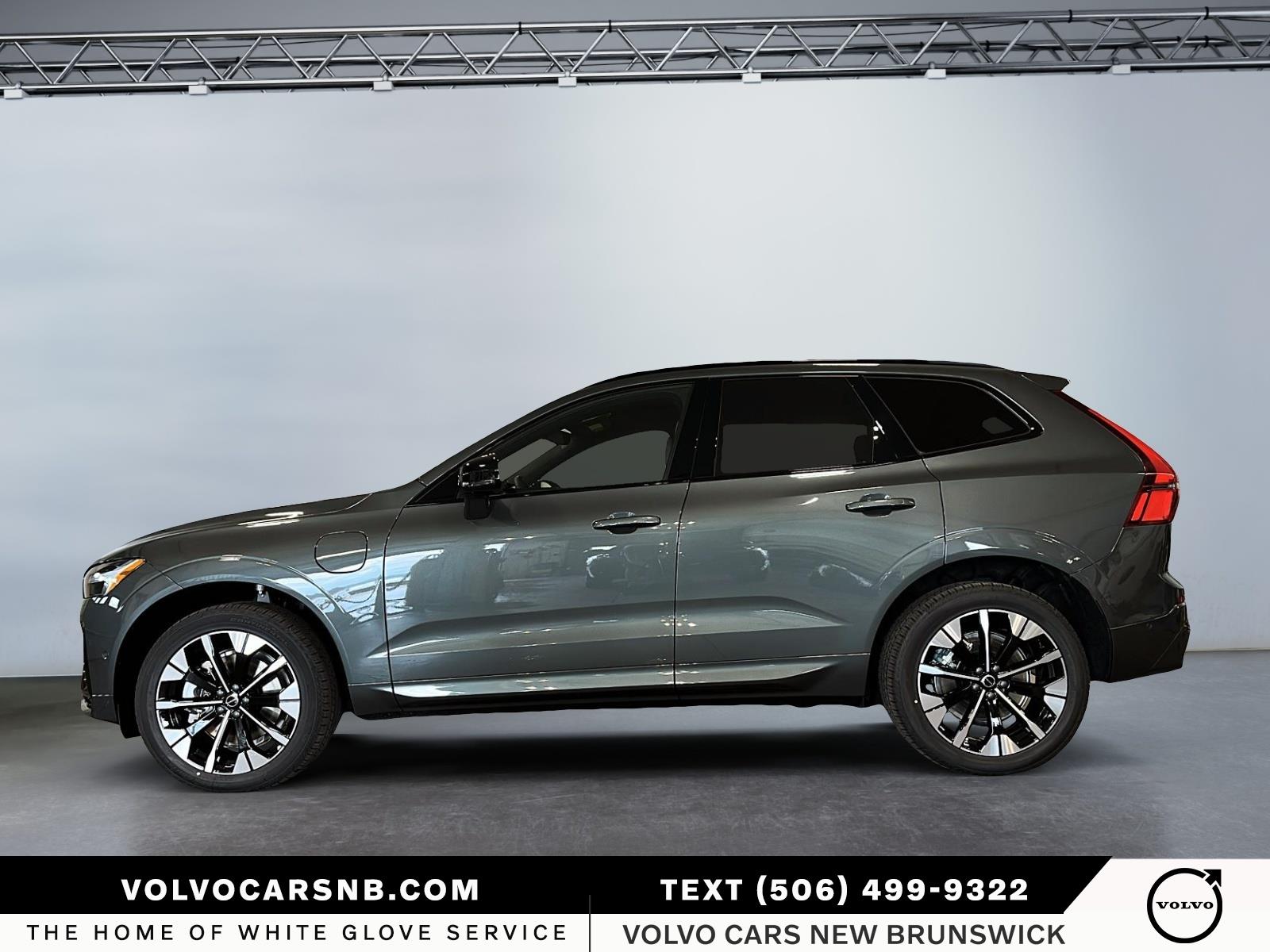 2026 Volvo XC60 Plug-In Hybrid T8 Plus Dark Theme