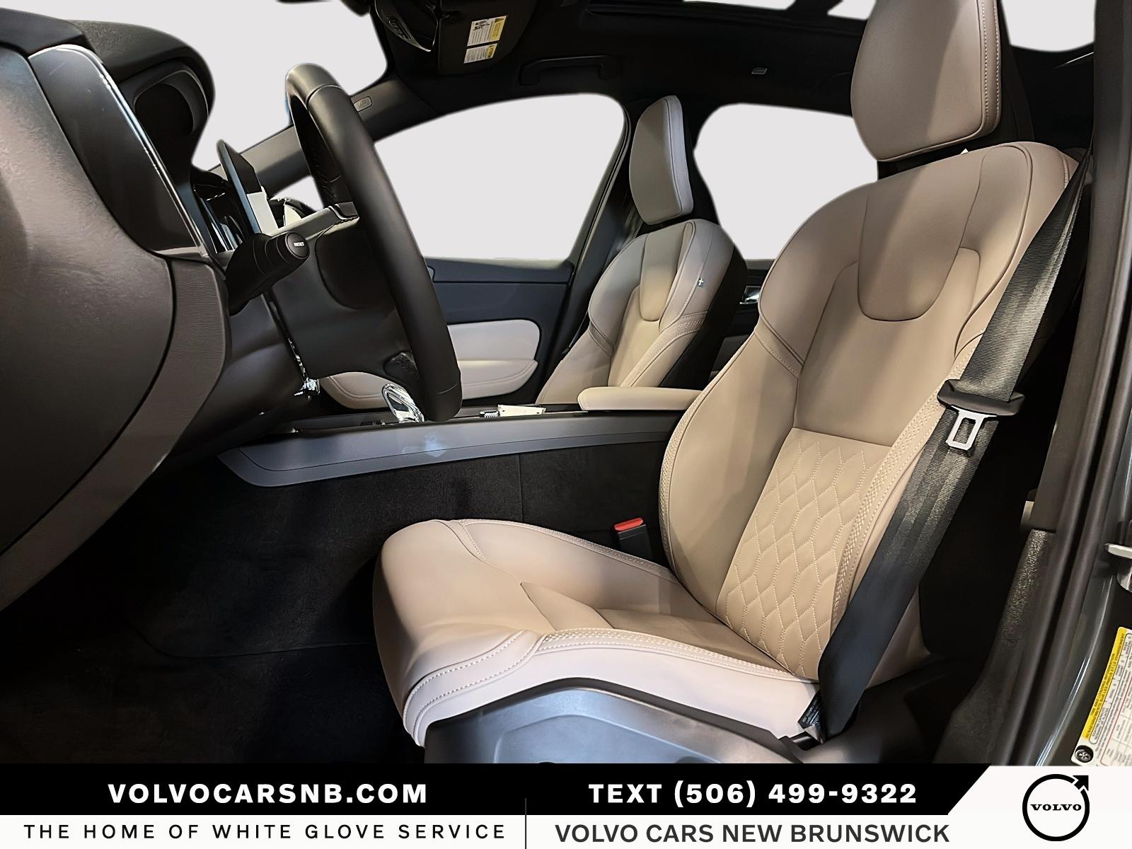 2026 Volvo XC60 Plug-In Hybrid T8 Plus Dark Theme
