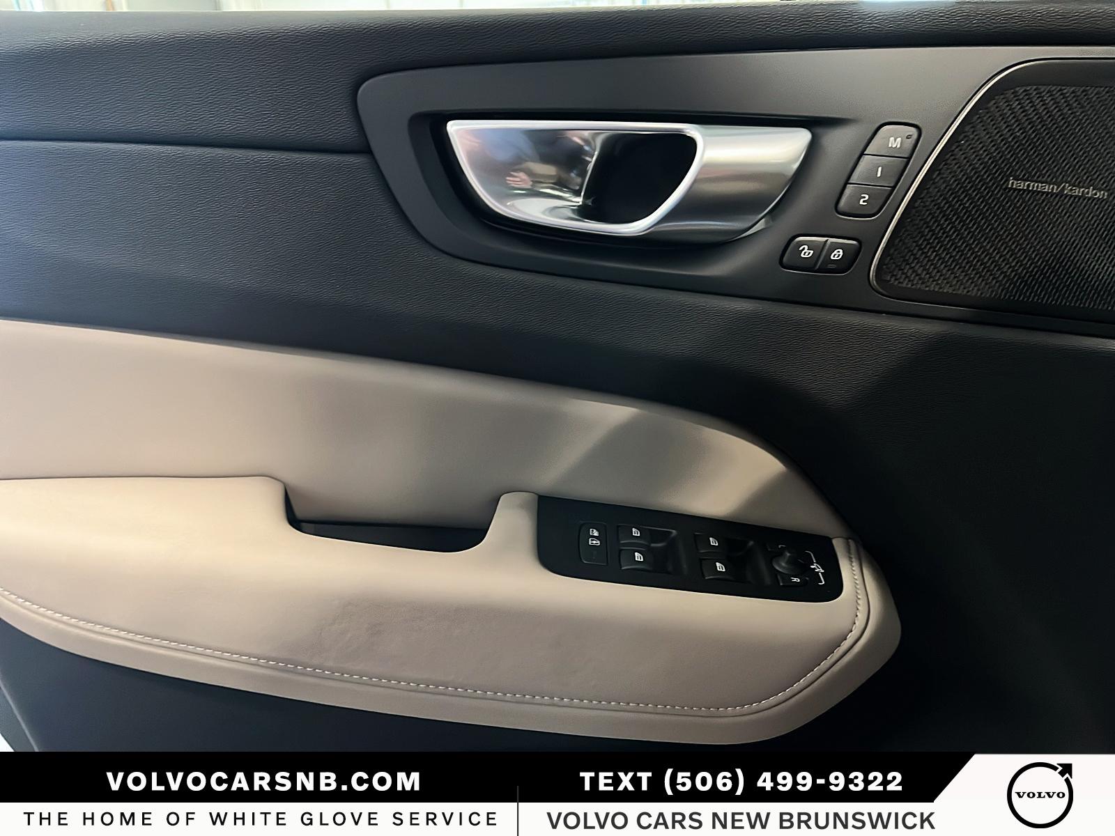 2026 Volvo XC60 Plug-In Hybrid T8 Plus Dark Theme