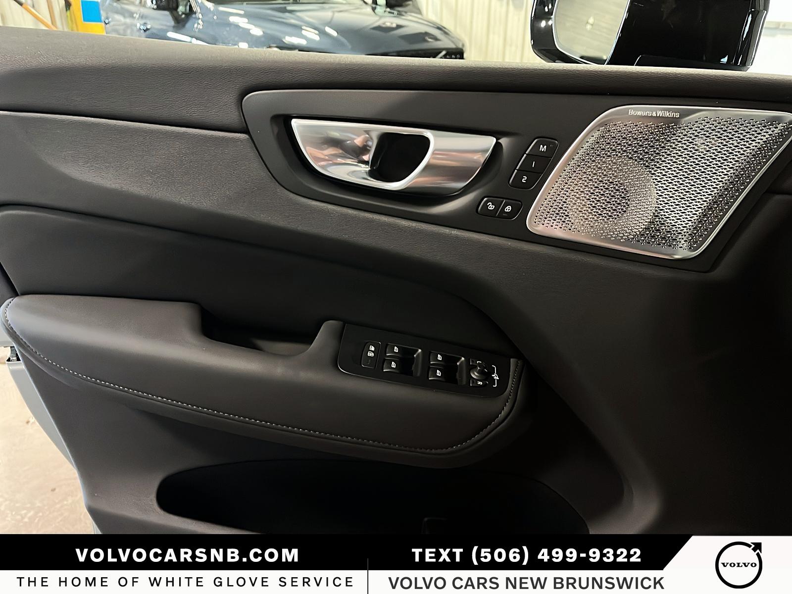 2026 Volvo XC60 Plug-In Hybrid T8 Ultra Black Edition