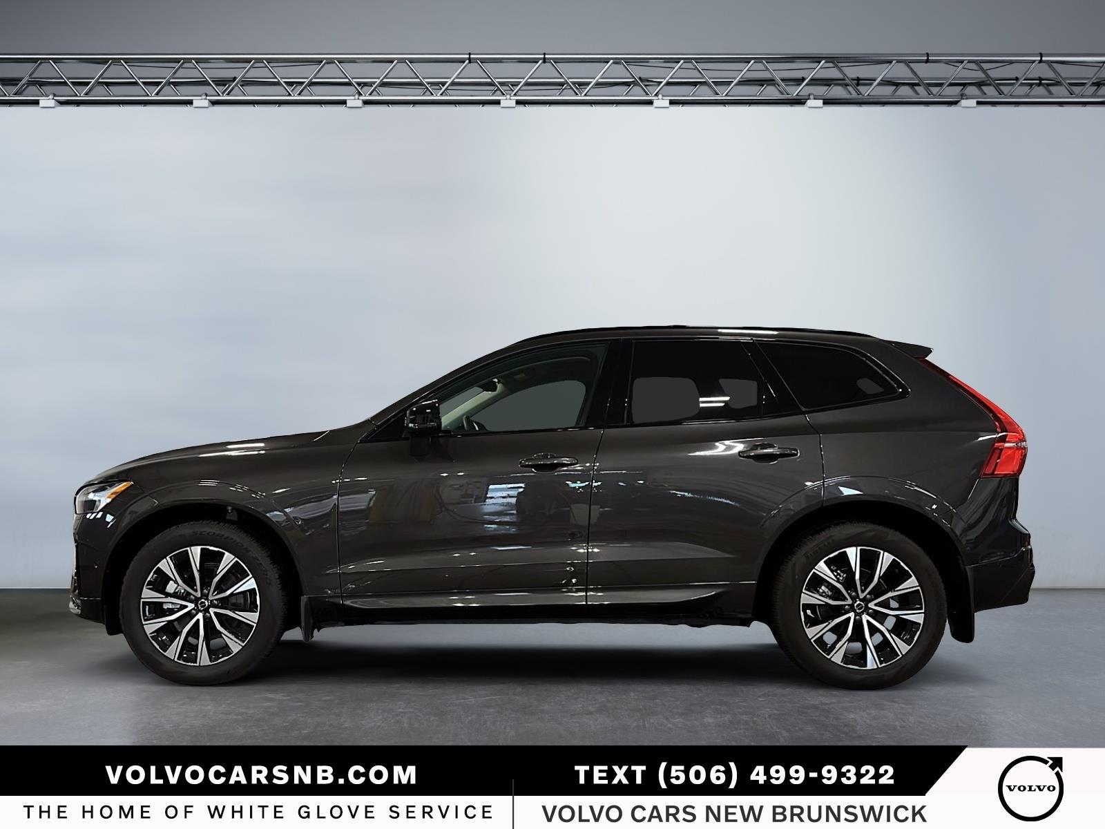 2024 Volvo XC60 B5 Plus Dark Theme