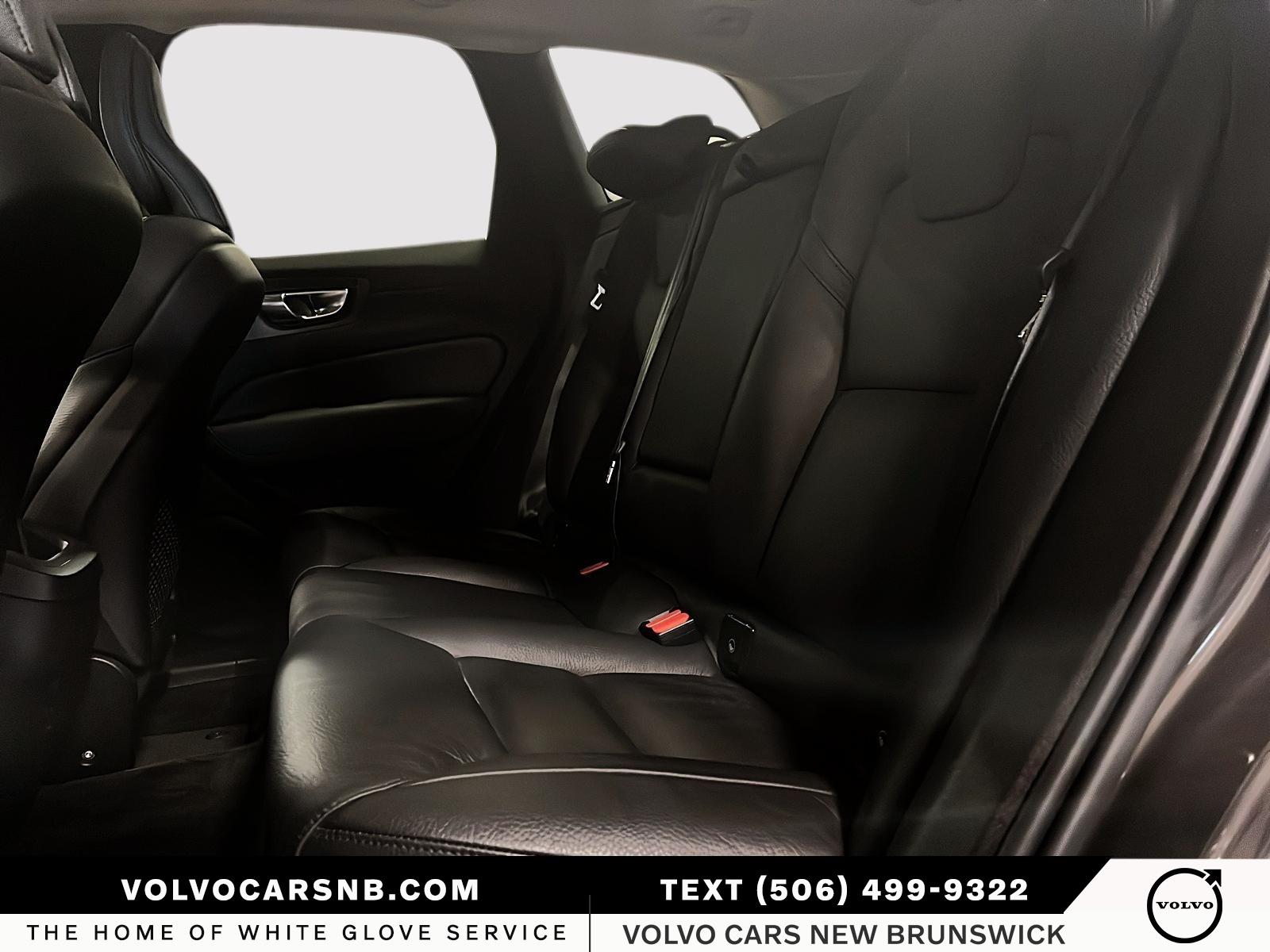 2024 Volvo XC60 B5 Plus Dark Theme