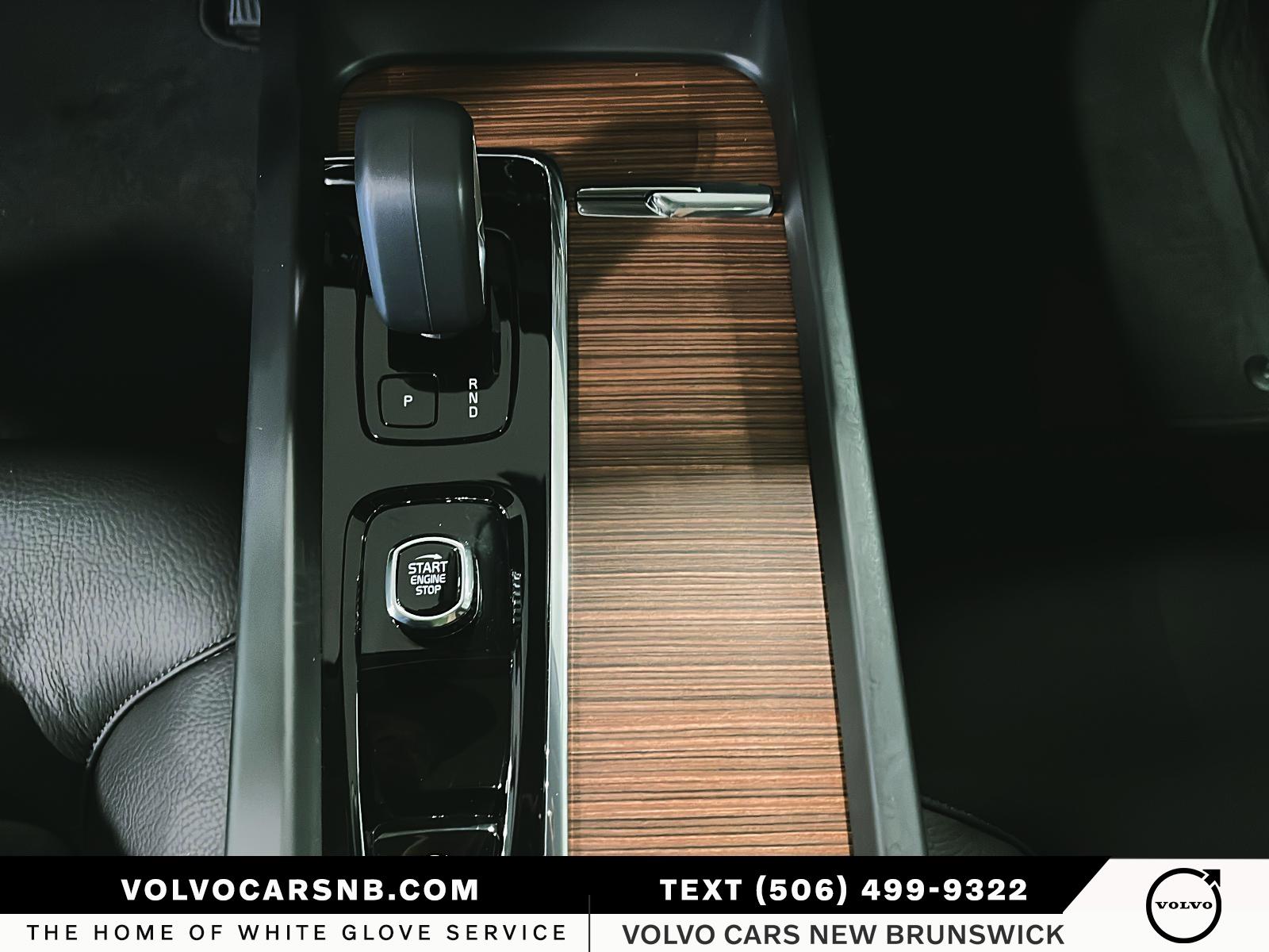 2024 Volvo XC60 B5 Plus Dark Theme