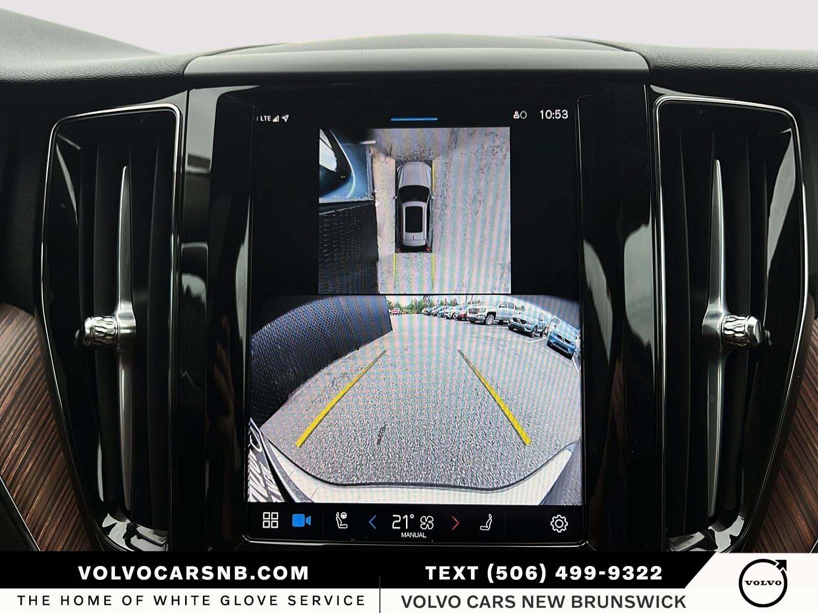 2024 Volvo XC60 B5 Plus Dark Theme