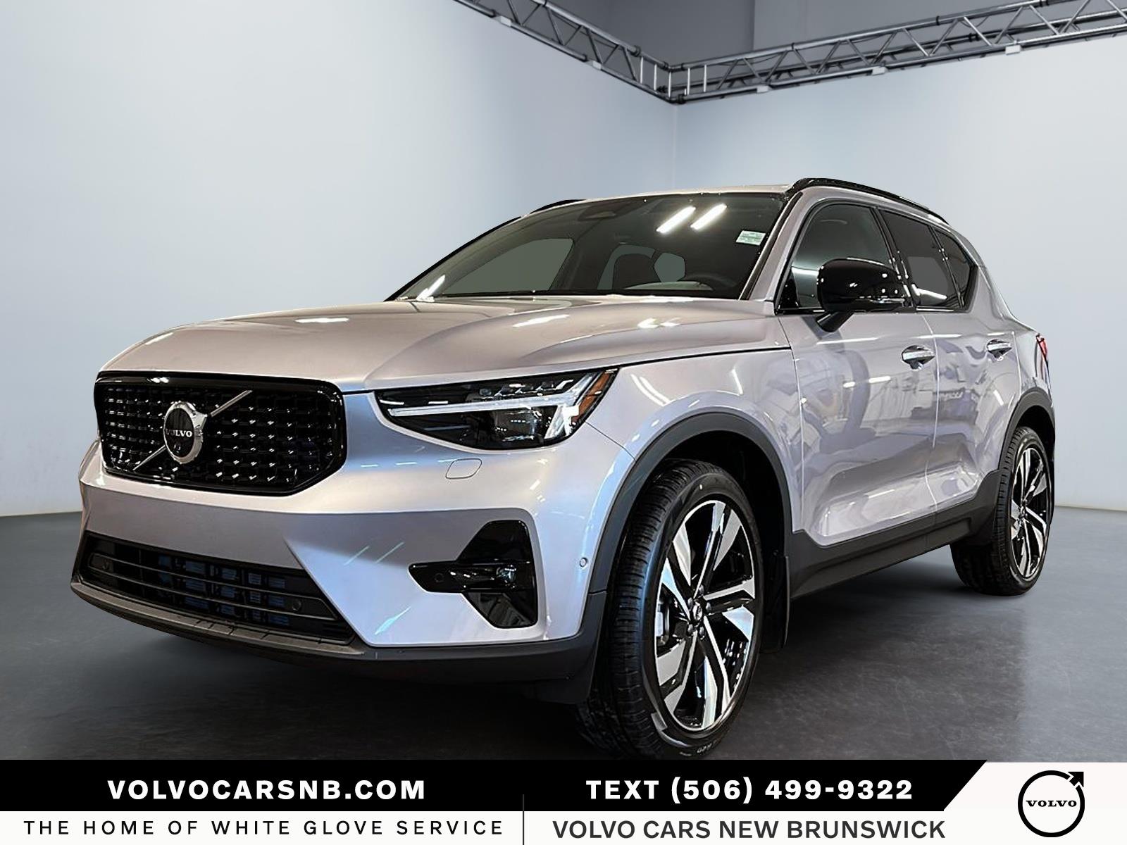2026 Volvo XC40 B5 Plus Dark Theme