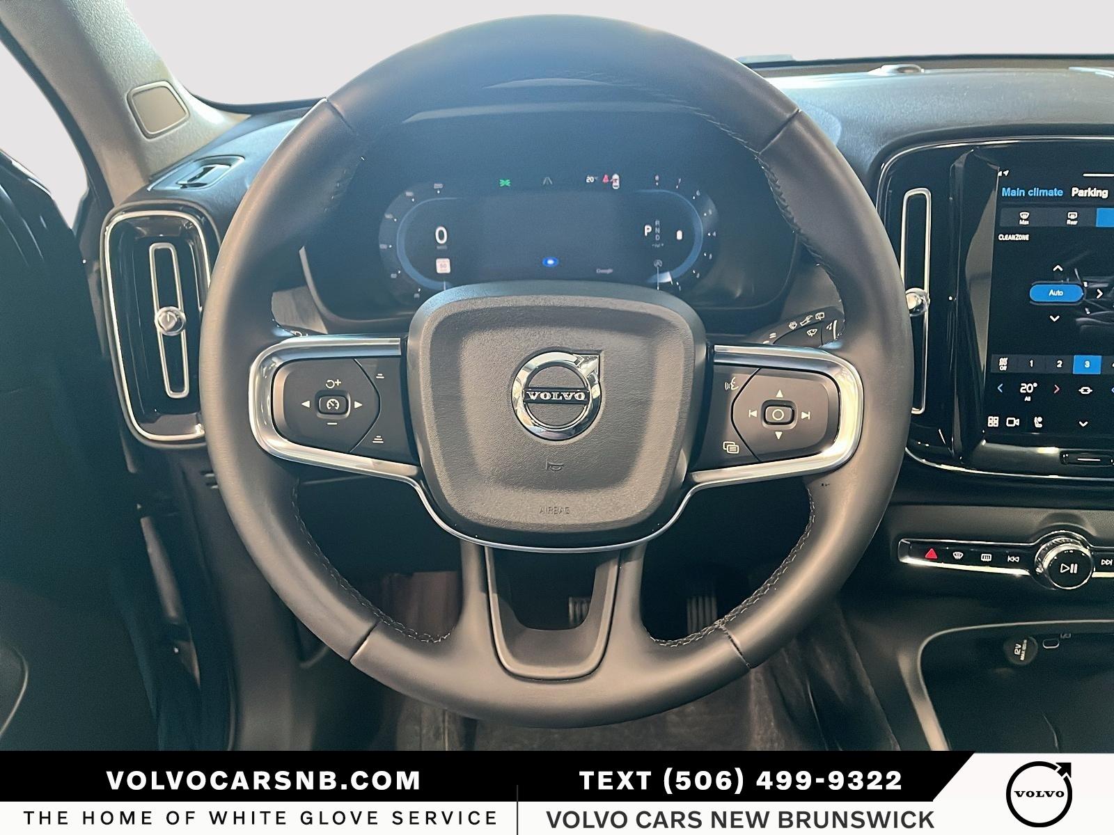 2024 Volvo XC40 B5 Plus Bright Theme