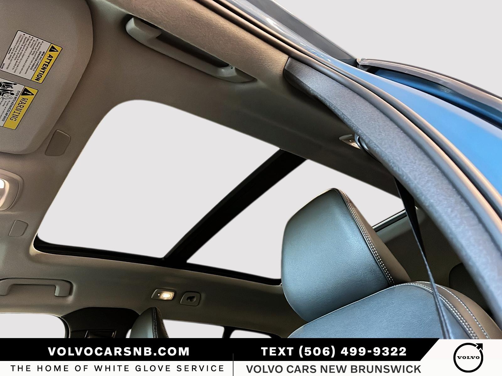 2024 Volvo XC40 B5 Plus Bright Theme