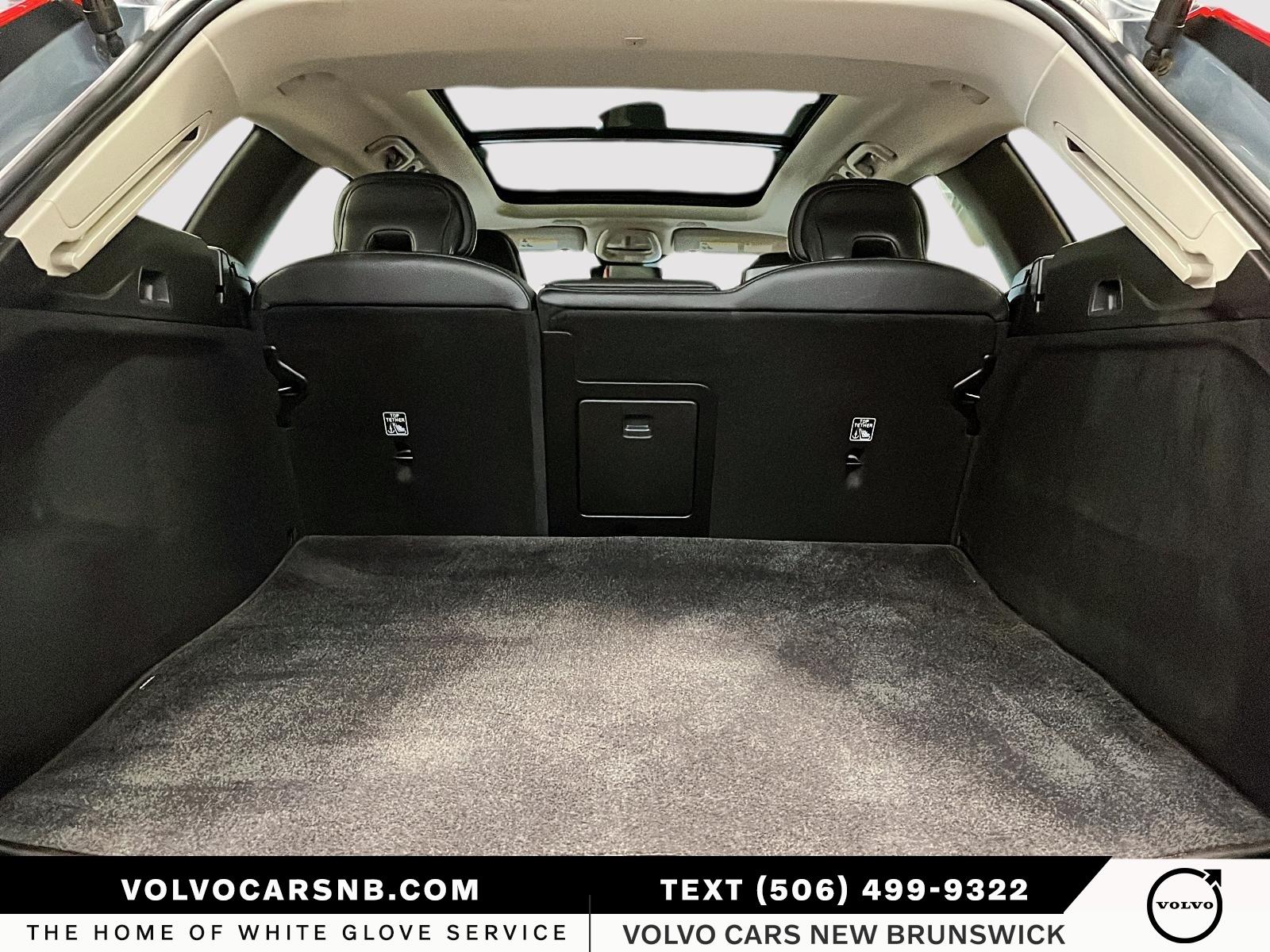 2024 Volvo XC60 B5 Plus Dark Theme