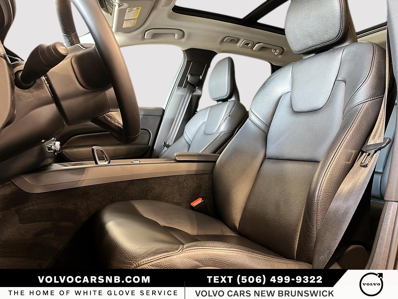 2024 Volvo XC60 B5 Plus Dark Theme