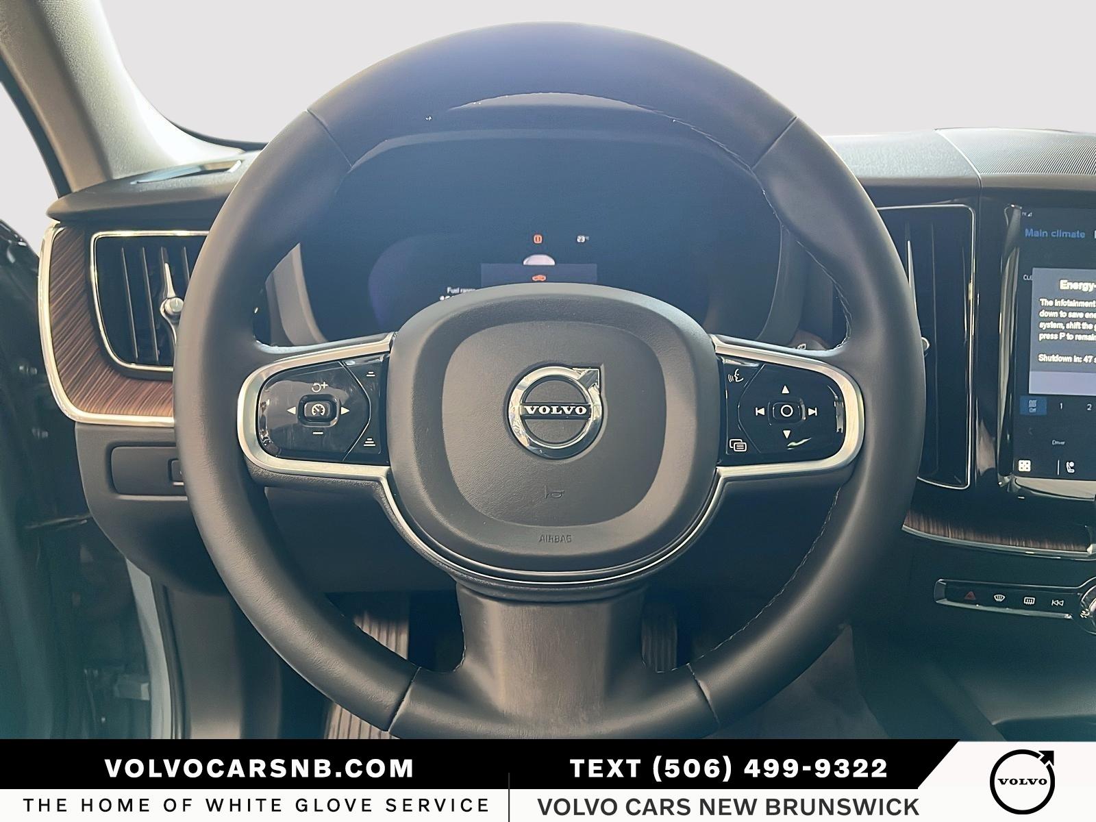 2024 Volvo XC60 B5 Plus Dark Theme