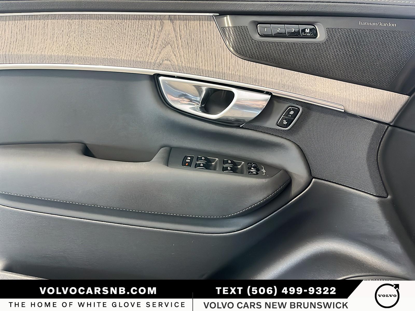 2025 Volvo XC90 ULTRA BRIGHT THEME