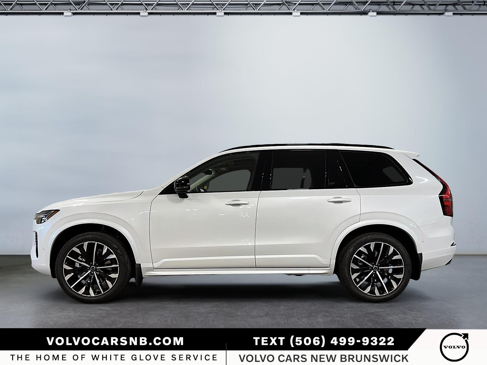 2026 Volvo XC90 B6 Plus Dark Theme