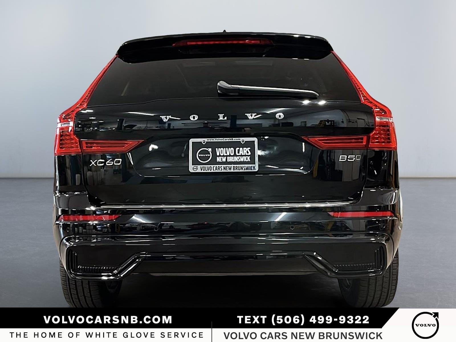 2024 Volvo XC60 B5 Plus Dark Theme