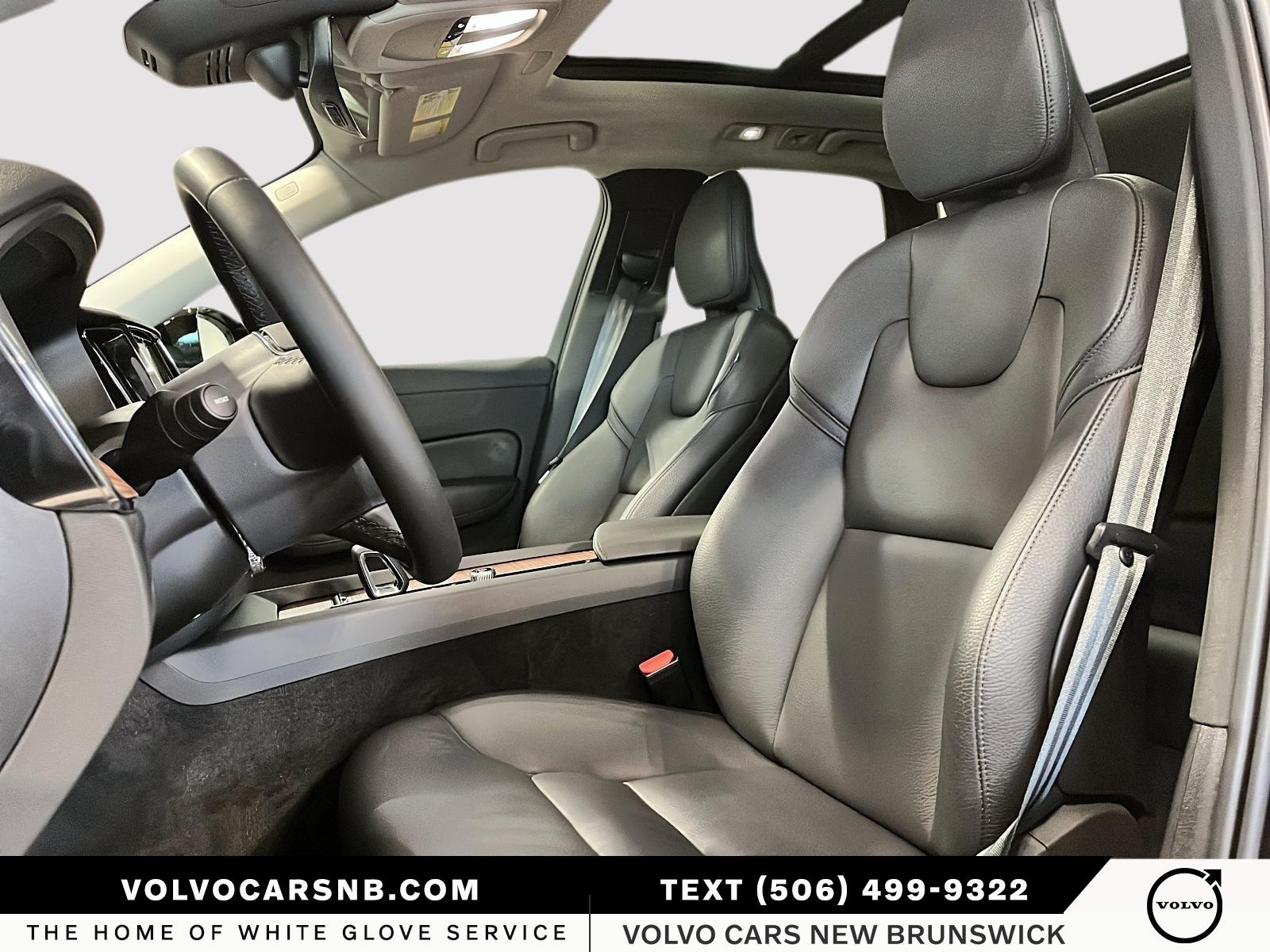 2024 Volvo XC60 B5 Plus Dark Theme