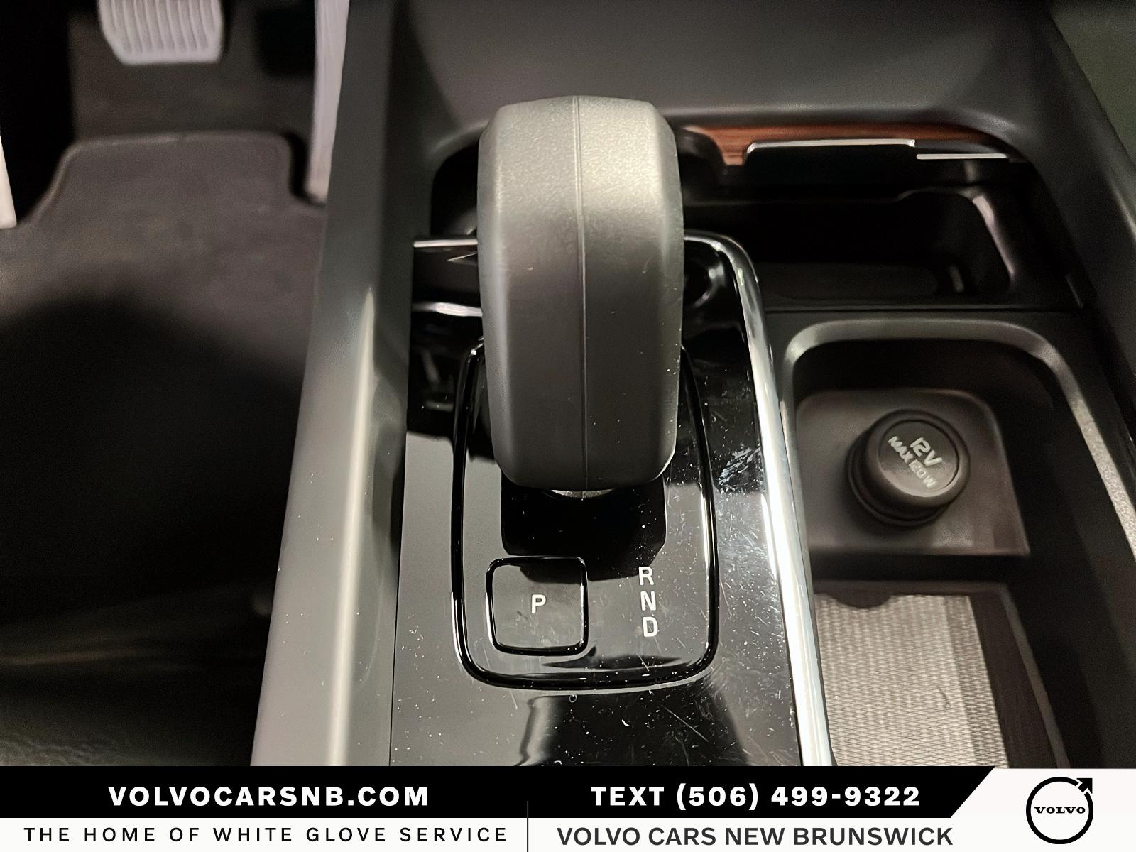 2024 Volvo XC60 B5 Plus Dark Theme