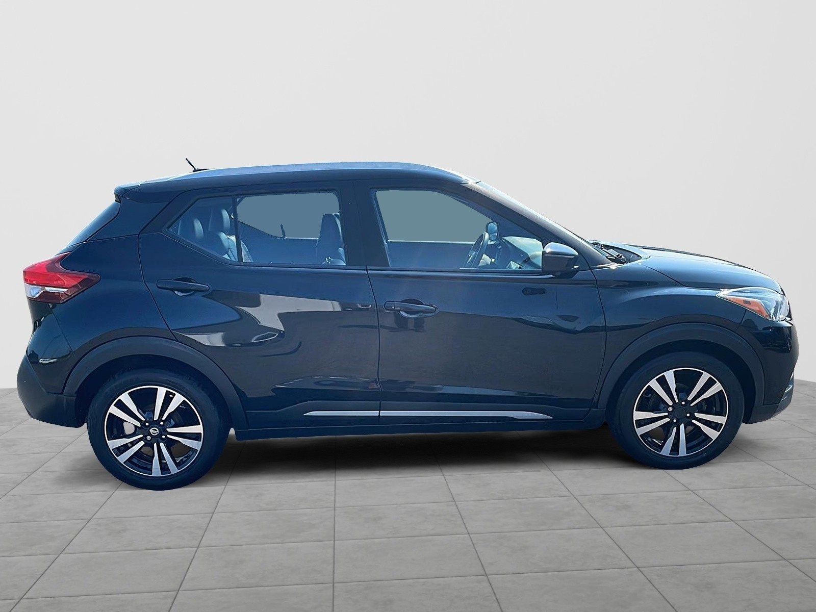 2019 Nissan Kicks SR
